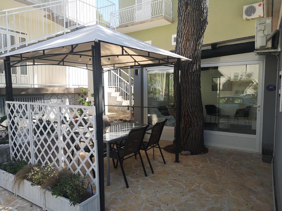 Mala Kuca Ispod Borova Villa Primošten Exterior foto