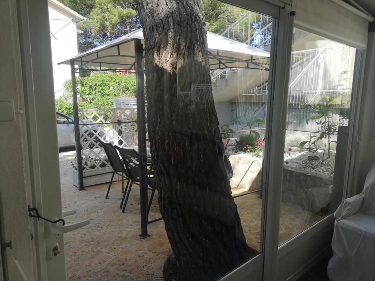 Mala Kuca Ispod Borova Villa Primošten Exterior foto