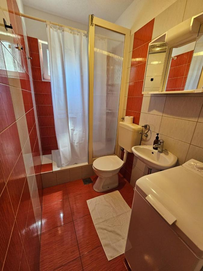 Mala Kuca Ispod Borova Villa Primošten Exterior foto